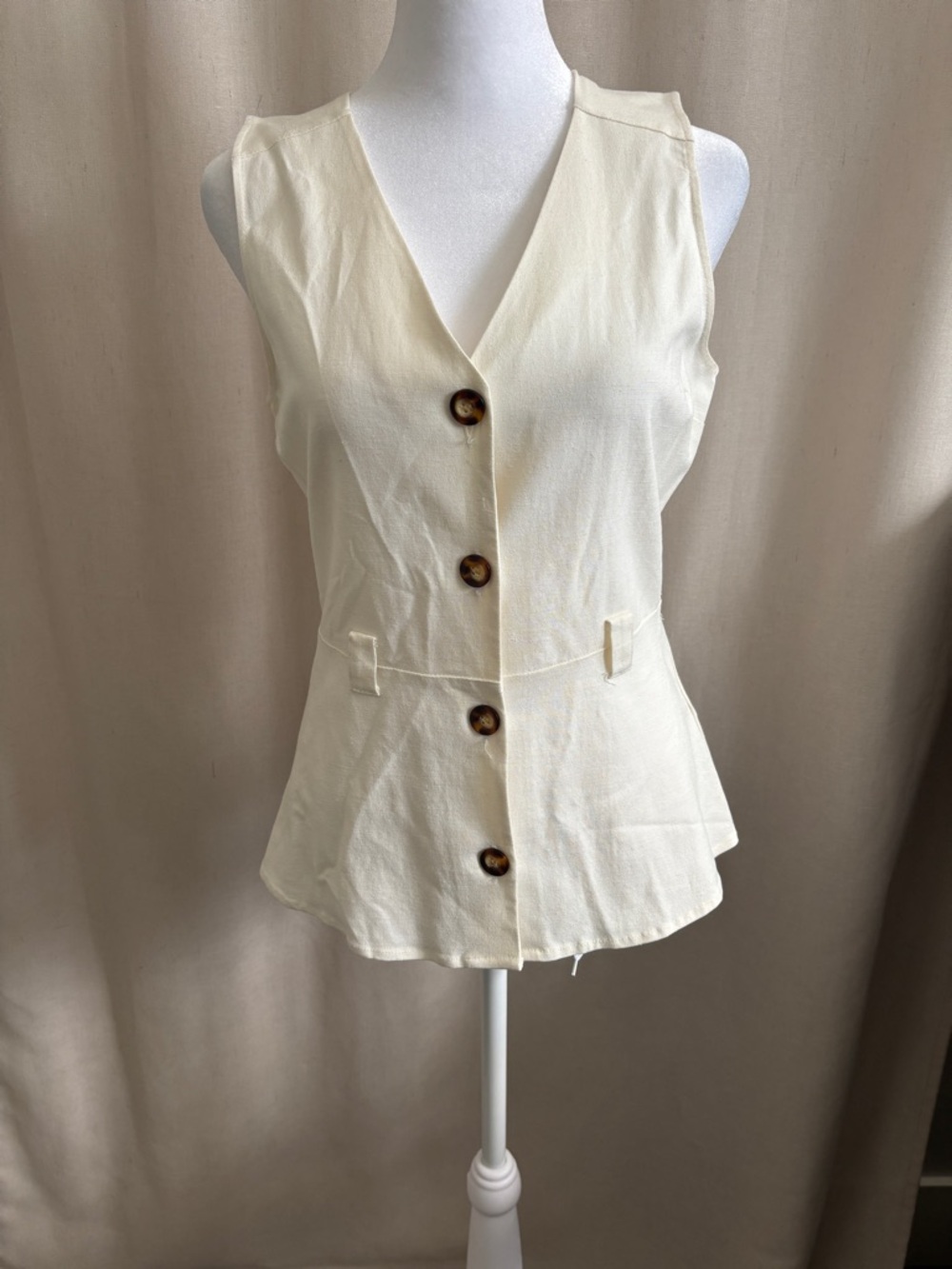 Monteau Sleeveless Cream Button-Front Peplum Top
